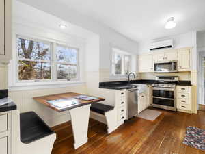 Builtin kitchen dining area