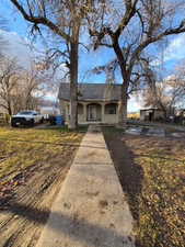 View of front facade with a porch