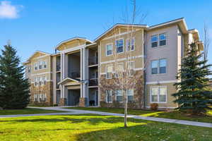 View of apartment building / complex