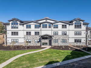 View of apartment building / complex