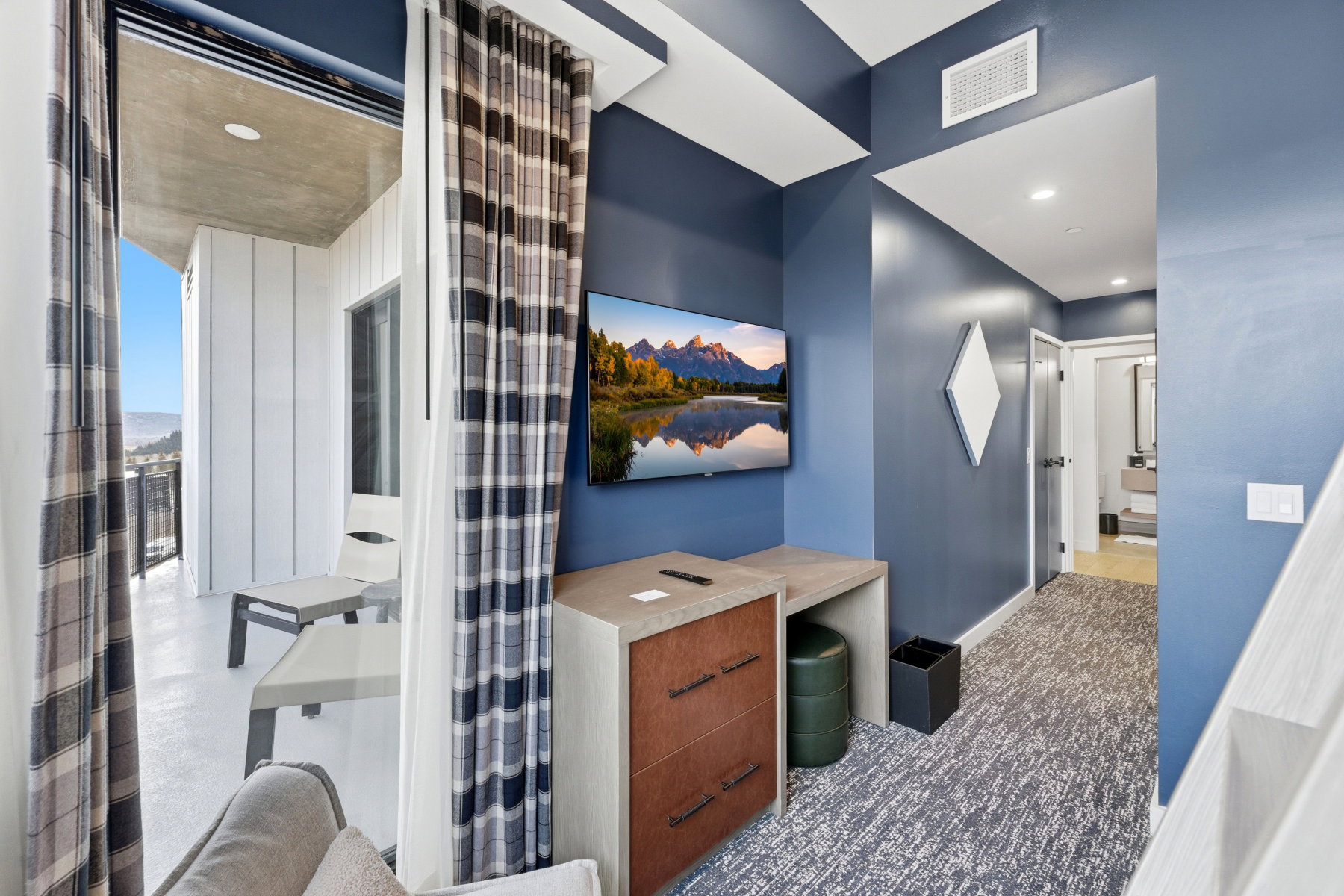 Corridor with recessed lighting