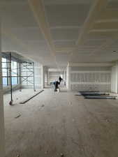 Dining / Kitchenette / Lounge