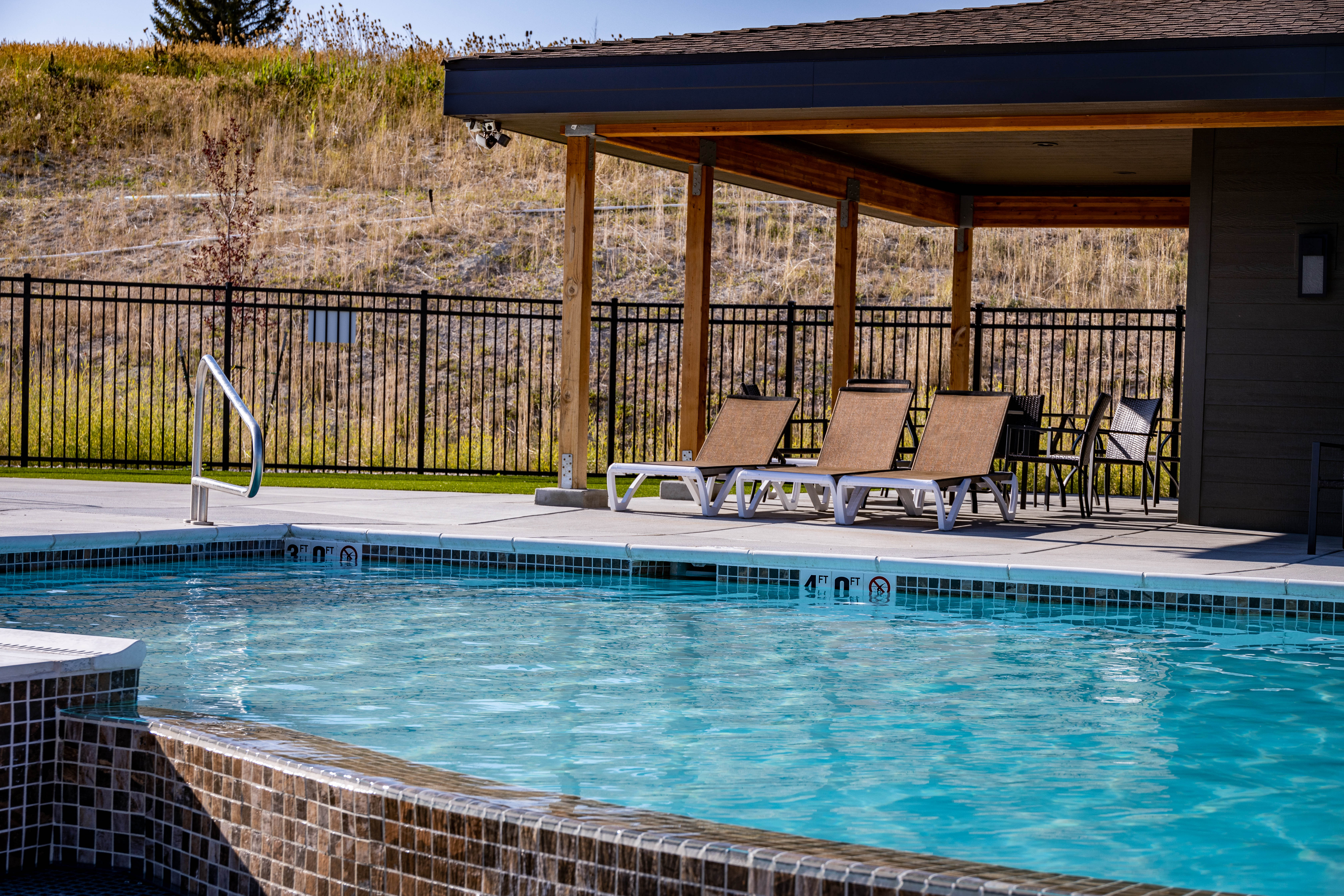 Ridge pool and hot tub.