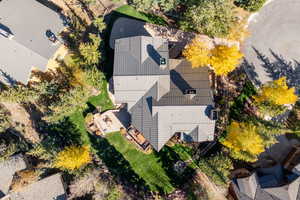 Aerial view of property and surrounding area