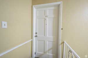 Entryway featuring a textured wall