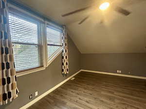 Bonus room or 3rd bedroom in upper level