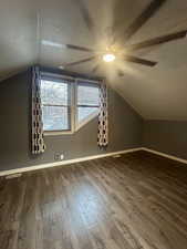 Bonus room or 3rd bedroom in upper level