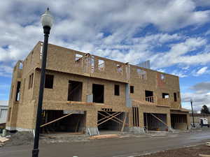 View of apartment building / complex