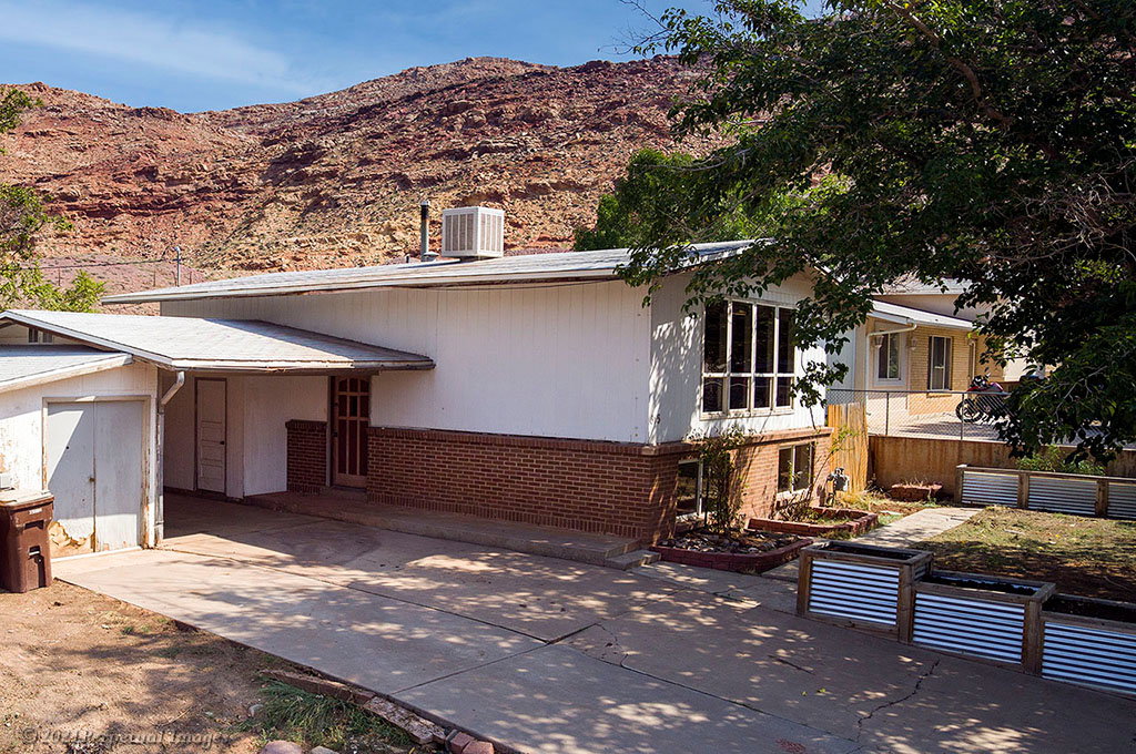 View of front of home.