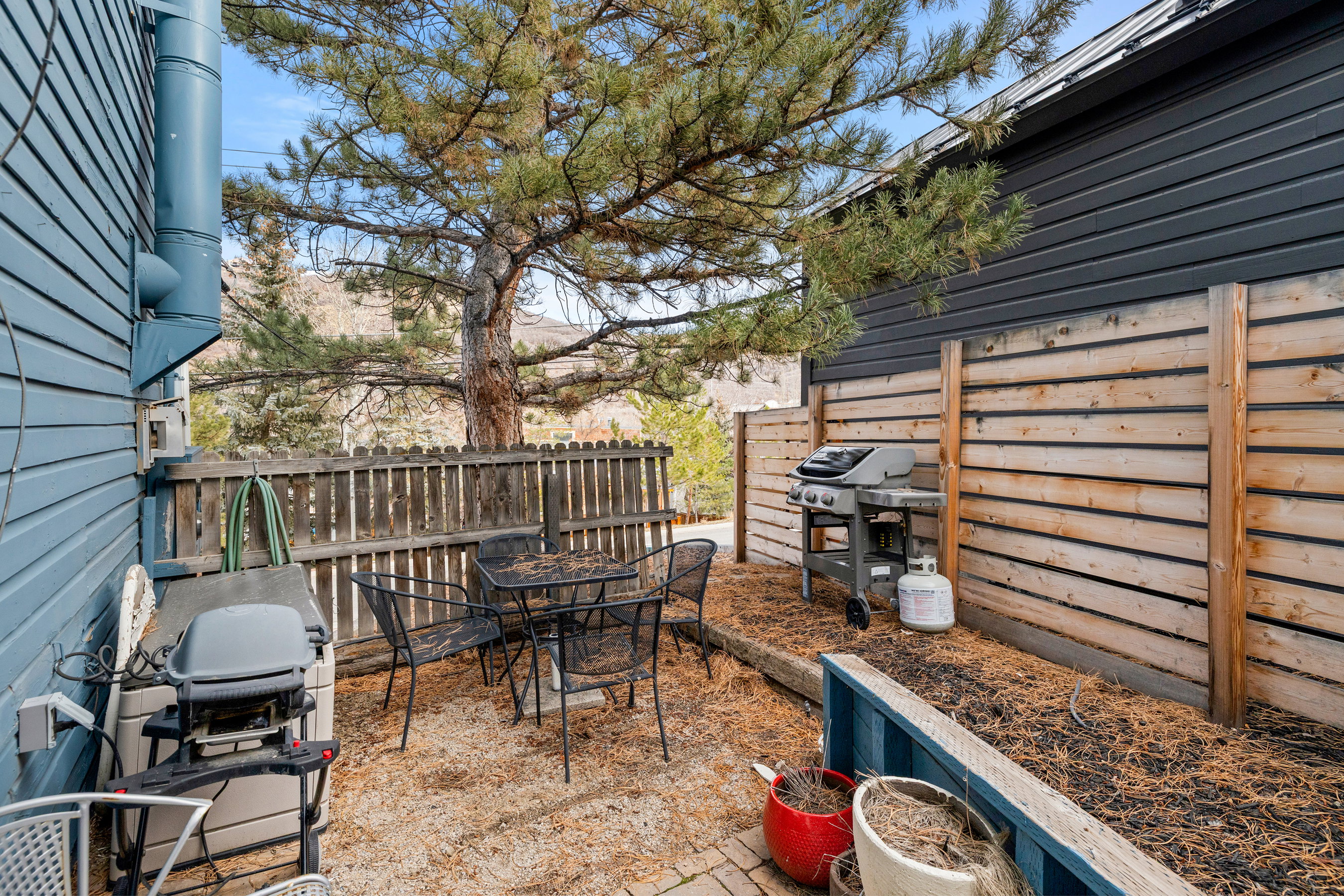 View of patio / terrace with area for grilling
