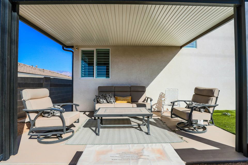 View of patio featuring outdoor lounge area
