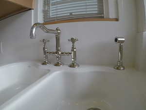 Apt # 4 >  Detailed view of Kitchen sink