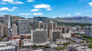 City view featuring mountains