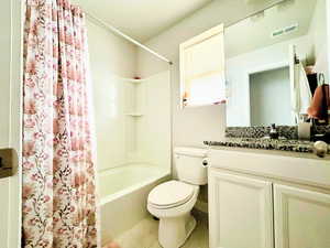 Full bathroom in Main level.