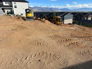 View of yard featuring a mountain view and a residential view