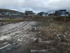 View of yard with a residential view
