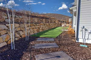 View of yard featuring a mountain view