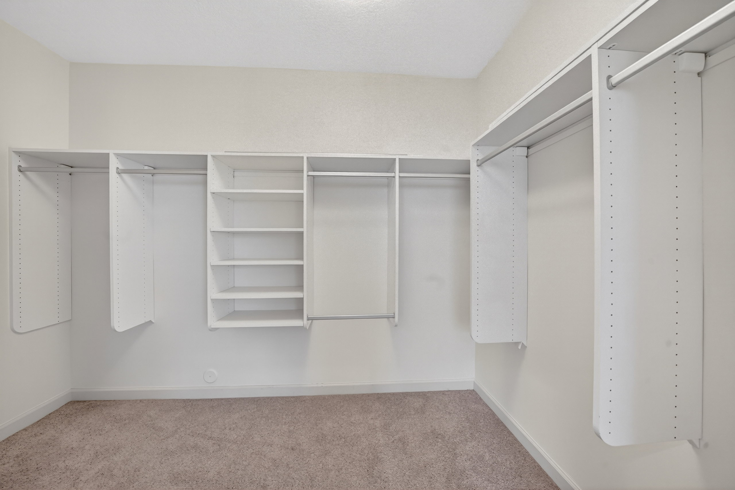 Walk in closet
