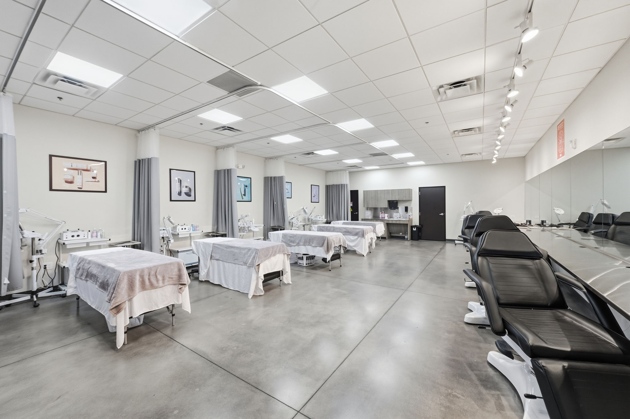 Misc room with a drop ceiling