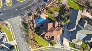 Aerial view of property's location featuring a pool