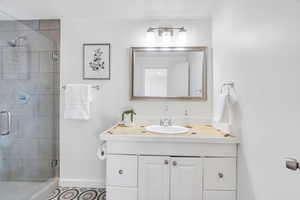 Primary bedroom bathroom