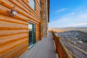 Balcony featuring amazing view