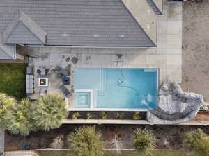 Bird's eye view of a pool area
