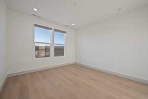 *Photo of a similar unit