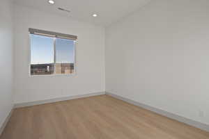 *Photo of a similar unit