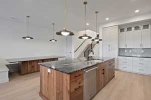 *Photo of a similar unit