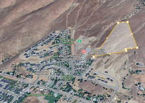 Aerial map of property and surrounding area