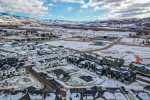 Aerial view with a mountain view