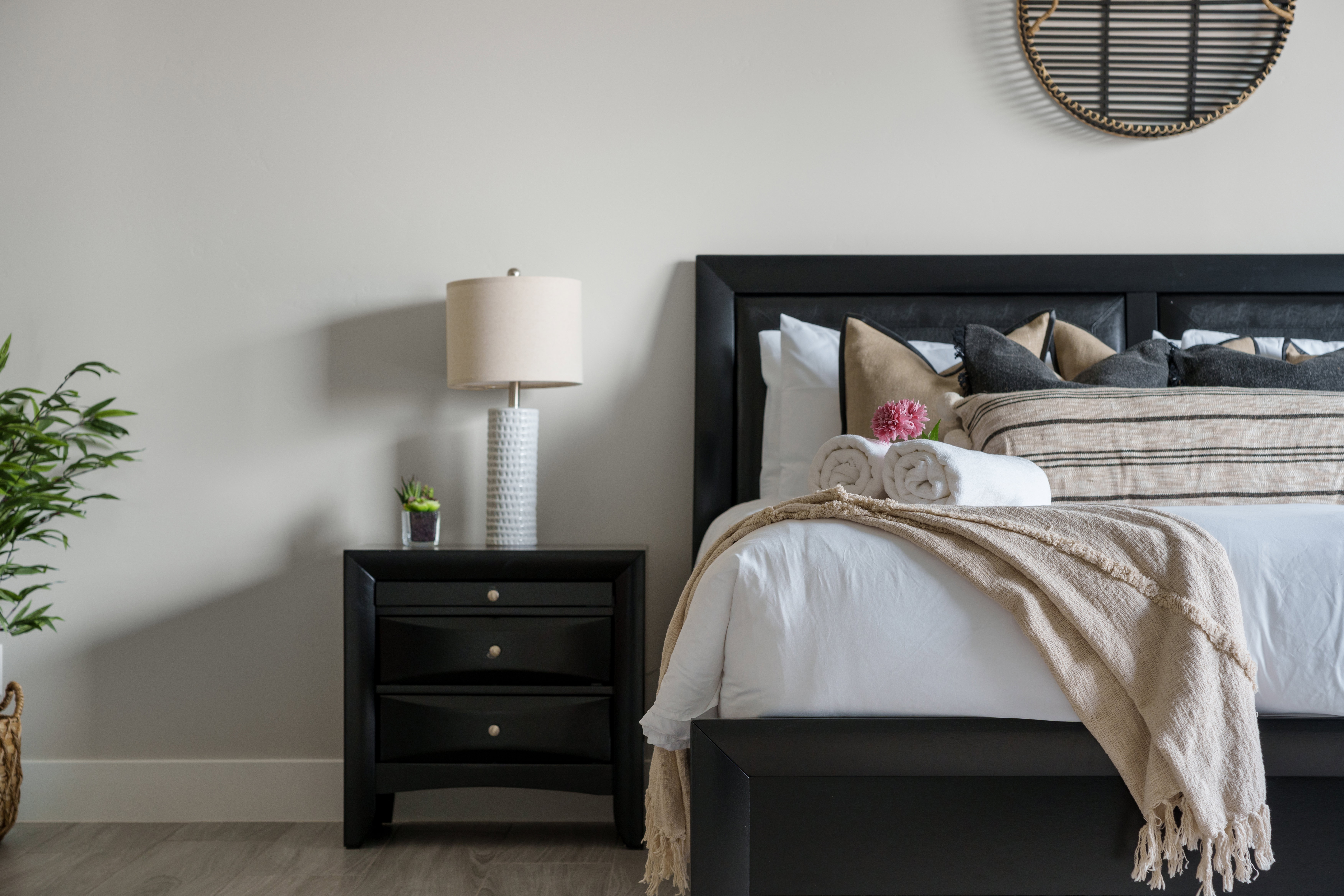 Bedroom with baseboards