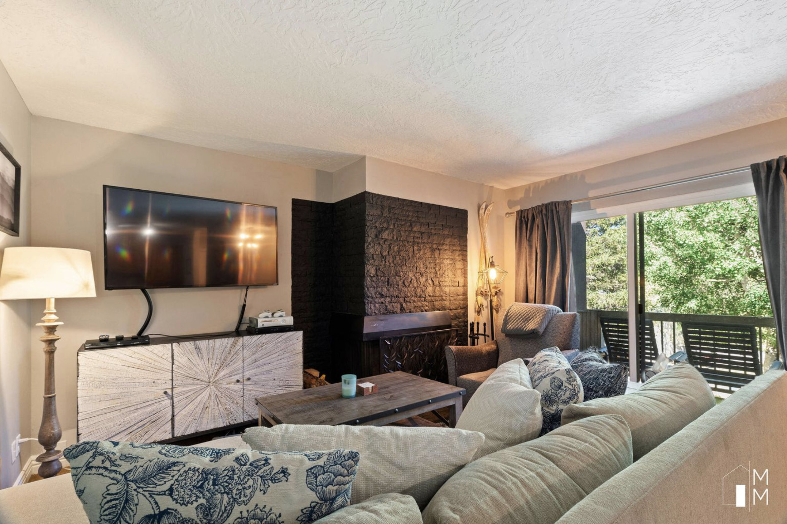 Living room with a textured ceiling