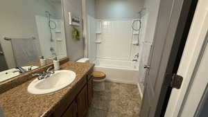 Full bath with vanity and bathing tub / shower combination