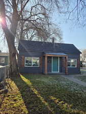 View of front facade with a shingled roof