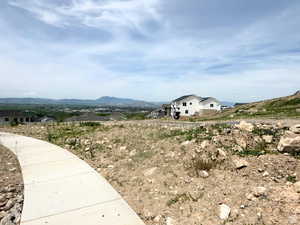 View of yard featuring a mountain view