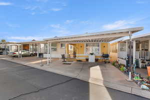 View of manufactured / mobile home