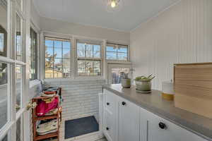 Sunroom / solarium with plenty of natural light