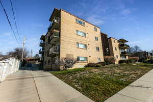 View of apartment building / complex