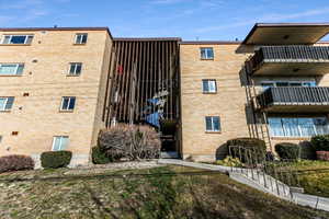 View of apartment building / complex