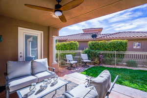 Fenced area. Great for Pets!