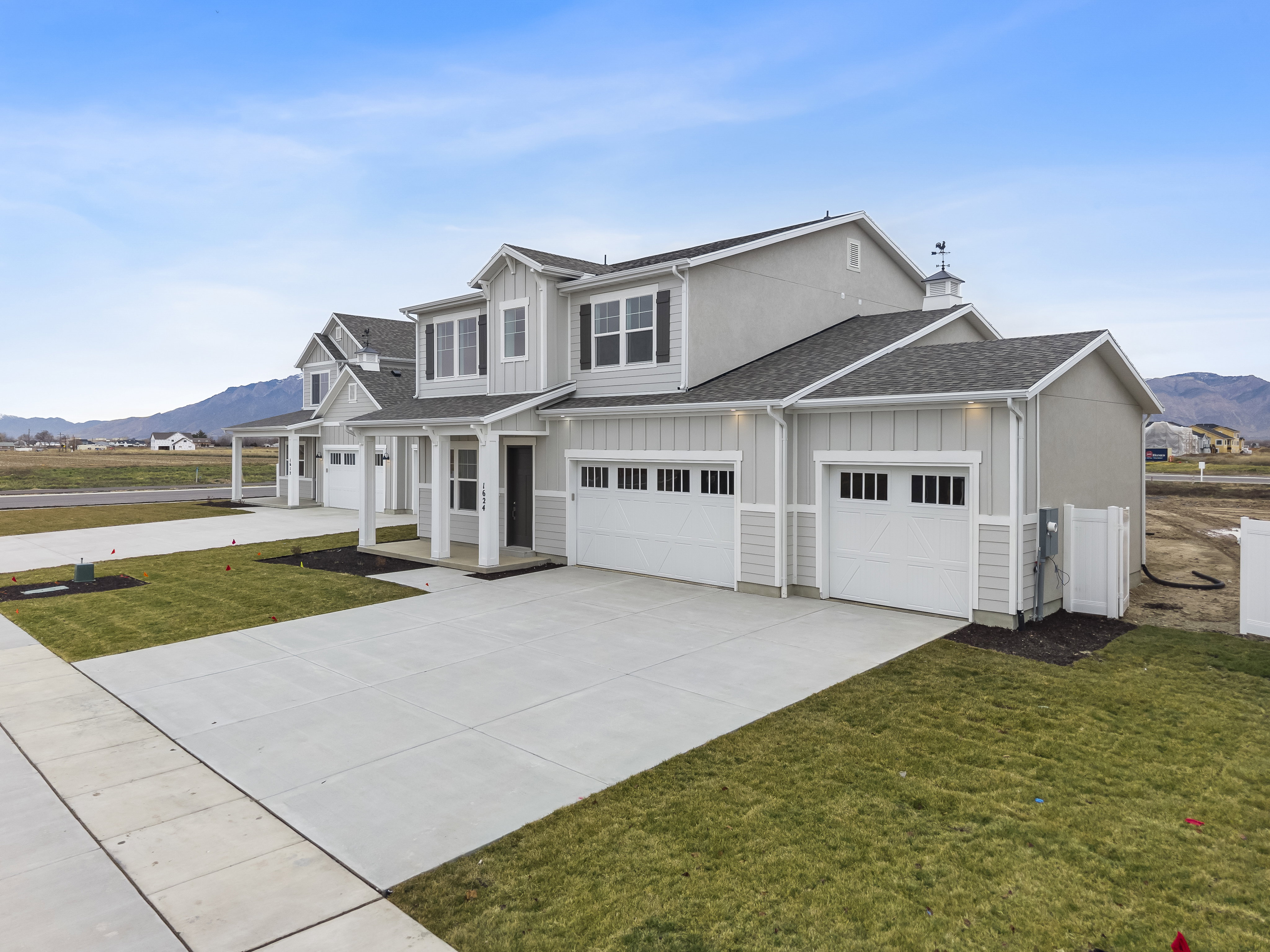 View of front of property.