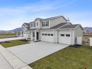 View of front of property.