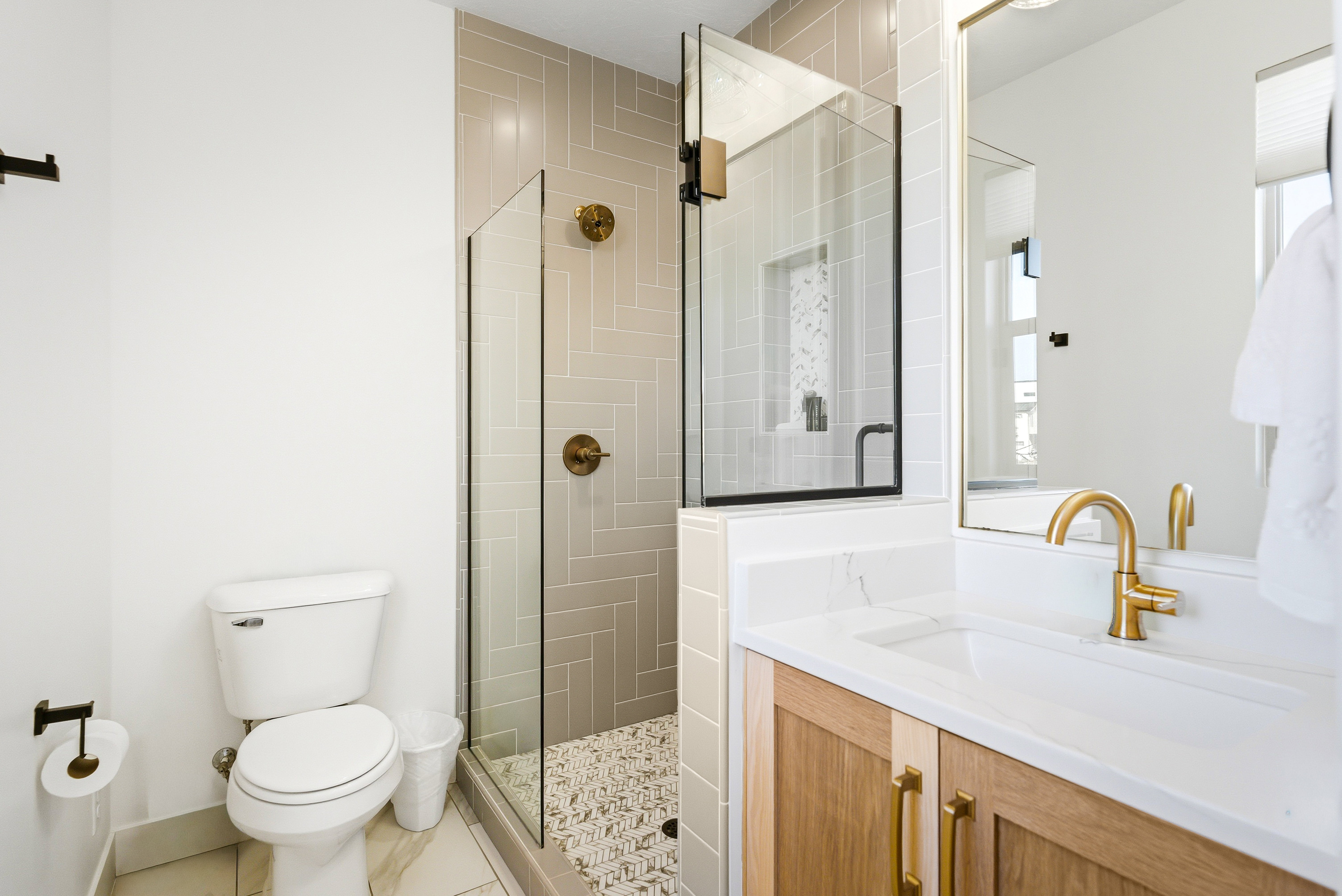Ensuite bath 2