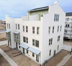 View of apartment building / complex