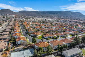 Aerial view of property's location with mountains