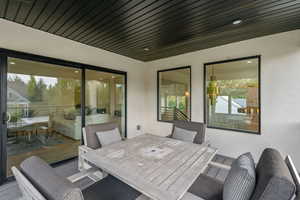 Deck with outdoor dining space