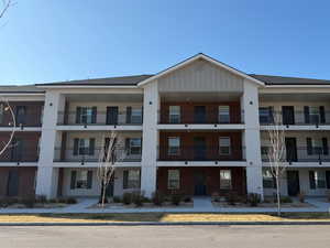 View of apartment building / complex