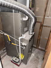 Utility room with heating unit